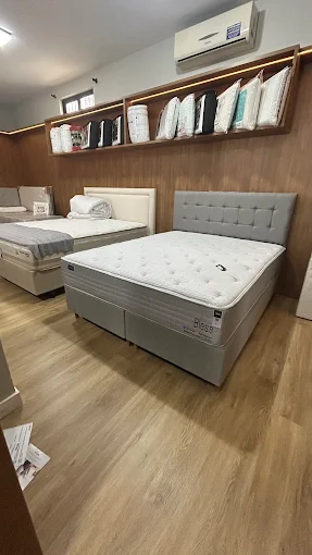 Camas box montadas com cabeceira estofada na Art's Colchões, Ingleses Florianópolis